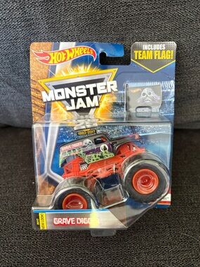 2017 Hot Wheels Monster Jam Grave Digger